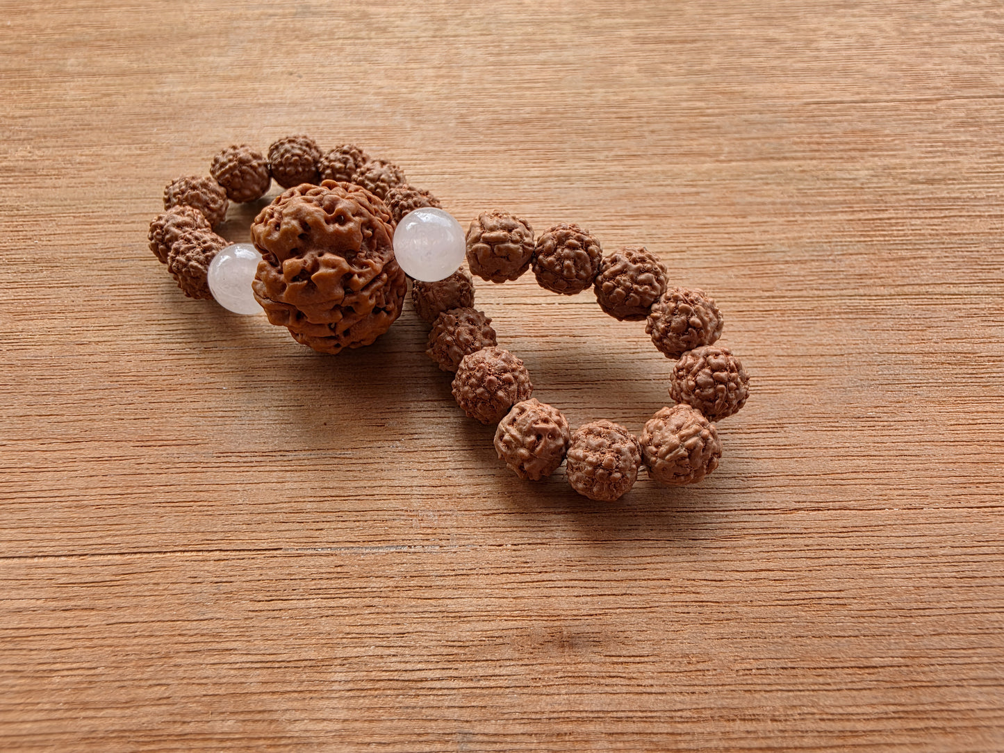 Super Bracelet ( Rudraksha + Love Stones )